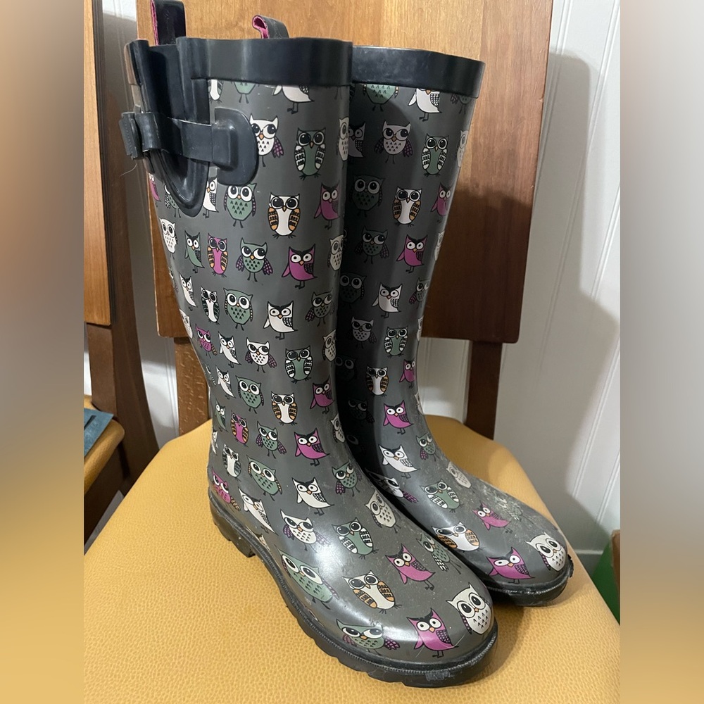 Gray Owl Patterned Tall Rain Boots